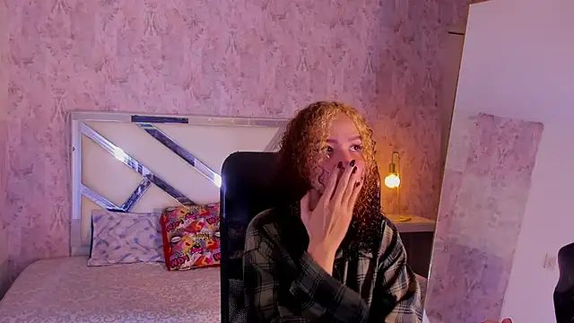 Snapshot of benny_wilson chatting on 12-20-25, 04:30 benny wilson online show from 12-20-25, 04:30