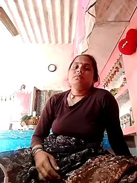 Snapshot of Rekhaji34 chatting on 10-12-25, 05:50 Rekhaji34 online show from 10-12-25, 05:50