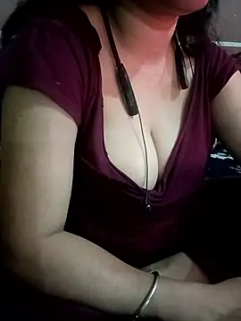 Snapshot of Parya_109 chatting on 02-13-26, 04:58 Parya 109 online show from 02-13-26, 04:58