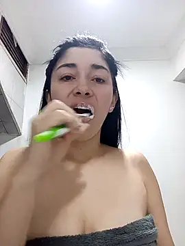 AbbyLewiis online show from 11-04-25, 11:09