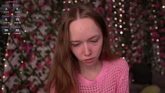 Snapshot of Petite_Polly chatting on 12-21-25, 06:04 Petite Polly online show from 12-21-25, 06:04