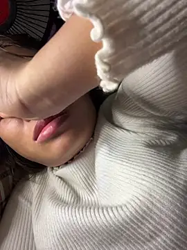 hello-cute online show from 12-14-25, 11:42