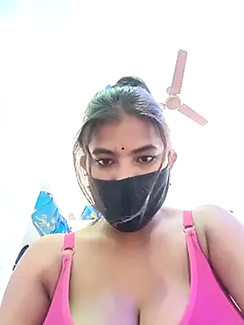 Hot radhaji online show from 12-04-25, 05:32