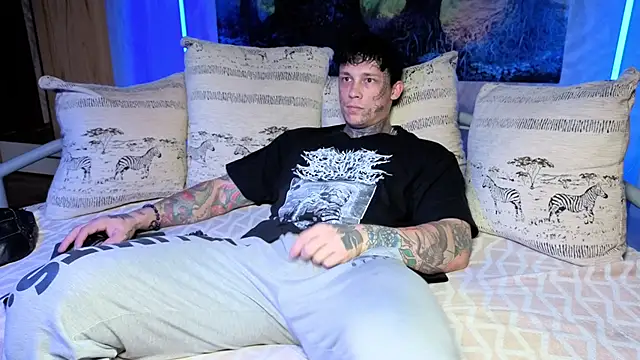 Snapshot of Anubisgods chatting on 10-20-25, 04:24 Anubisgods online show from 10-20-25, 04:24