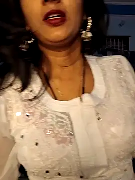 Snapshot of Janu-hasena chatting on 12-18-25, 05:30 Janu-hasena online show from 12-18-25, 05:30