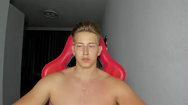 Snapshot of find0m_master chatting on 10-28-25, 10:34 find0m master online show from 10-28-25, 10:34