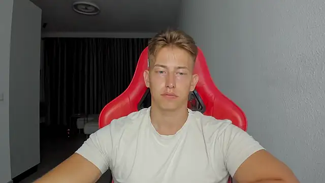 Snapshot of find0m_master chatting on 11-05-25, 09:15 find0m master online show from 11-05-25, 09:15