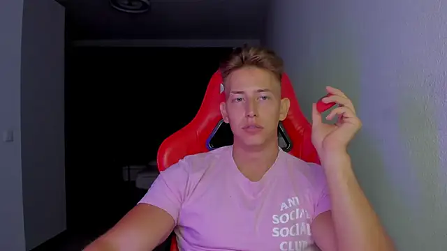 Snapshot of find0m_master chatting on 11-14-25, 12:20 find0m master online show from 11-14-25, 12:20