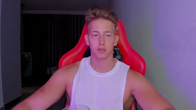 Snapshot of find0m_master chatting on 11-25-25, 07:25 find0m master online show from 11-25-25, 07:25