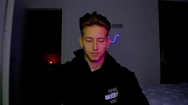 Snapshot of find0m_master chatting on 01-06-26, 09:39 find0m master online show from 01-06-26, 09:39