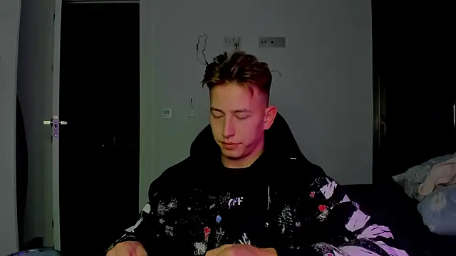 Snapshot of find0m_master chatting on 02-04-26, 08:14 find0m master online show from 02-04-26, 08:14