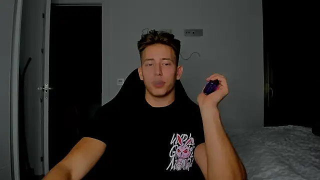 Snapshot of find0m_master chatting on 02-16-26, 07:43 find0m master online show from 02-16-26, 07:43