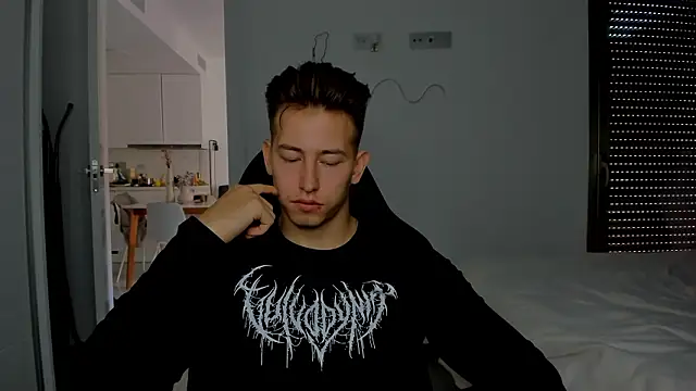 Snapshot of find0m_master chatting on 02-18-26, 02:57 find0m master online show from 02-18-26, 02:57