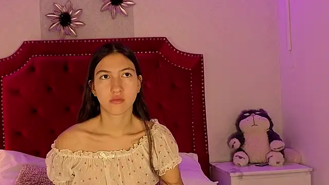 Snapshot of Sara_Collinss_ chatting on 11-28-25, 11:24 Sara Collinss online show from 11-28-25, 11:24