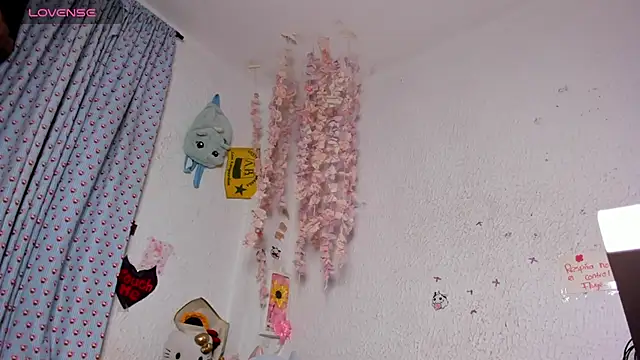 Emilycollei online show from 07-19-26, 06:39