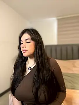 Snapshot of Isabella_LaRue chatting on 01-11-26, 07:08 Isabella LaRue online show from 01-11-26, 07:08