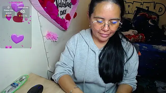 Miss  kendra  online show from 03-28-26, 01:05