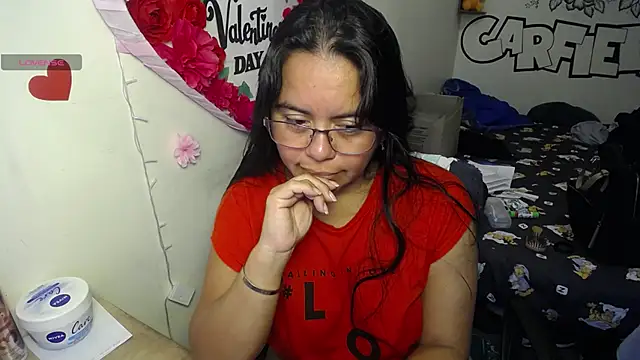 Snapshot of Miss__kendra_ chatting on 06-27-26, 12:22 Miss kendra online show from 06-27-26, 12:22