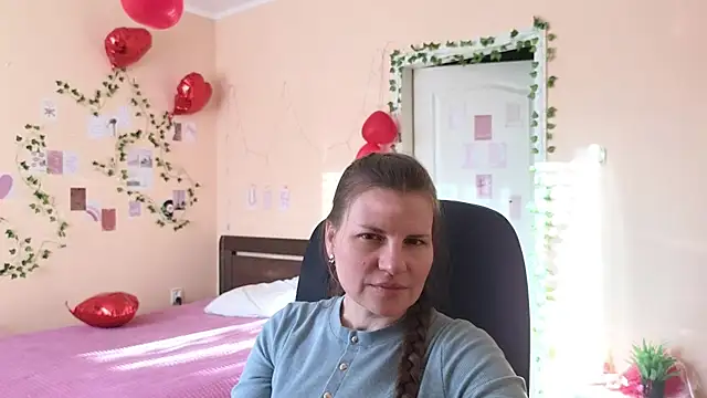 Snapshot of Mirabelle_Velvet chatting on 03-09-26, 04:49 Mirabelle Velvet online show from 03-09-26, 04:49