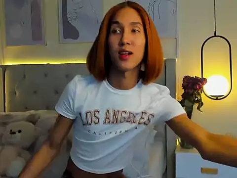 Chloe Celeste online show from 10-29-25, 06:15