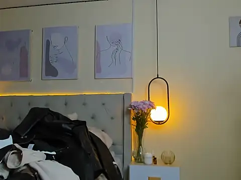 Chloe Celeste online show from 11-14-25, 12:42