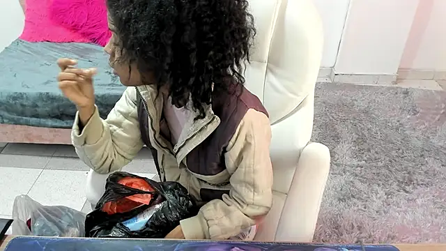 thianahorny online show from 12-01-25, 11:59