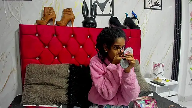 thianahorny online show from 03-19-26, 09:46