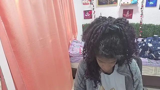 Snapshot of thianahorny chatting on 07-14-26, 01:17 thianahorny online show from 07-14-26, 01:17