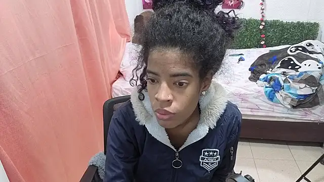 Snapshot of thianahorny chatting on 07-17-26, 01:07 thianahorny online show from 07-17-26, 01:07