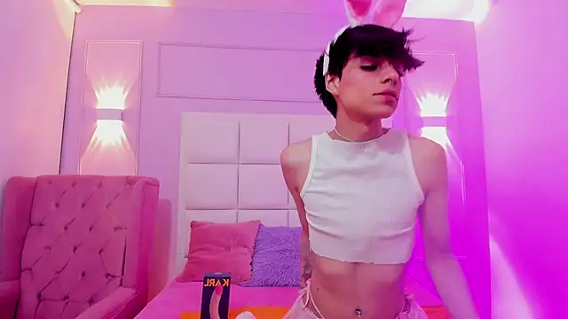 Snapshot of Baby_Lannie chatting on 10-18-25, 03:31 Baby Lannie online show from 10-18-25, 03:31