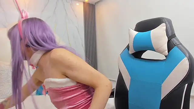 Snapshot of Baby_Lannie chatting on 12-14-25, 04:18 Baby Lannie online show from 12-14-25, 04:18