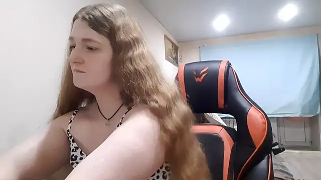 Snapshot of KissFlamee chatting on 11-03-25, 03:35 KissFlamee online show from 11-03-25, 03:35