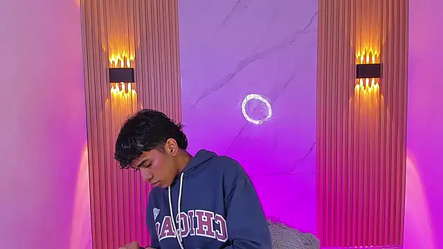 Ethan thouse online show from 12-04-25, 07:11