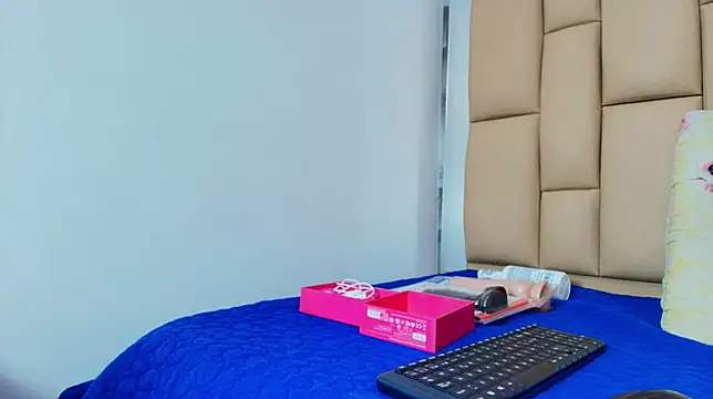 hannah teehn online show from 11-19-25, 07:14