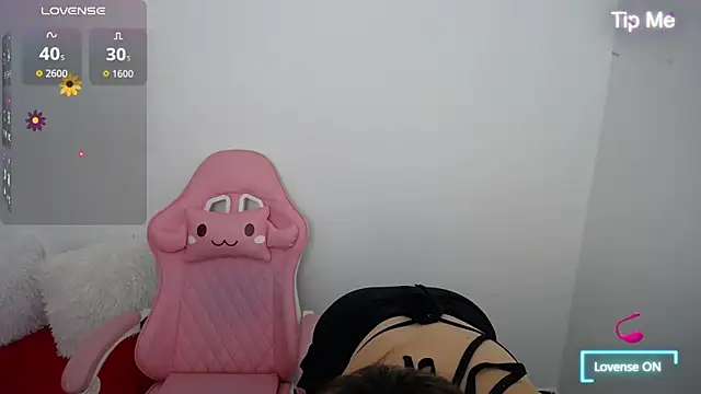 Snapshot of Isabella_wish1 chatting on 10-10-25, 02:05 Isabella wish1 online show from 10-10-25, 02:05