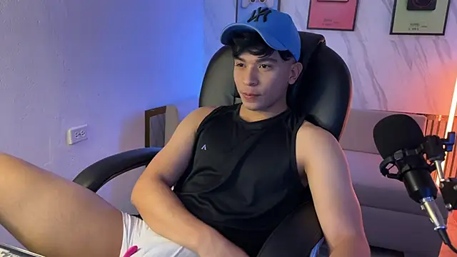 Snapshot of David_Nova chatting on 11-23-25, 12:05 David Nova online show from 11-23-25, 12:05