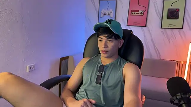 Snapshot of David_Nova chatting on 11-27-25, 12:51 David Nova online show from 11-27-25, 12:51