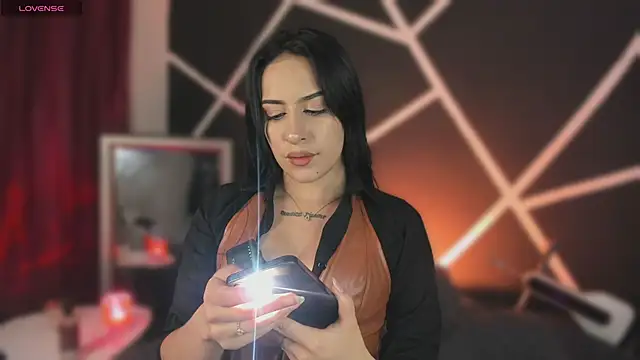 Snapshot of miiaa_stone chatting on 05-06-26, 01:36 miiaa stone online show from 05-06-26, 01:36