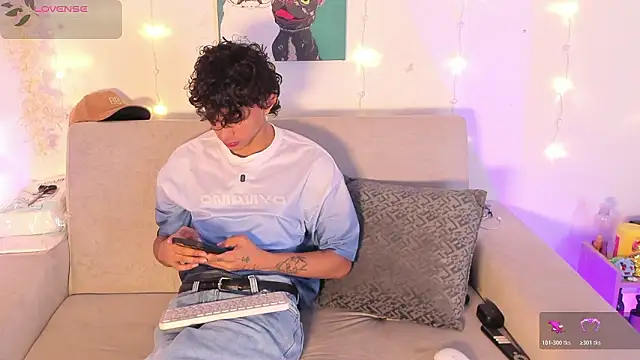 Snapshot of lua_boy chatting on 03-07-26, 05:54 lua boy online show from 03-07-26, 05:54