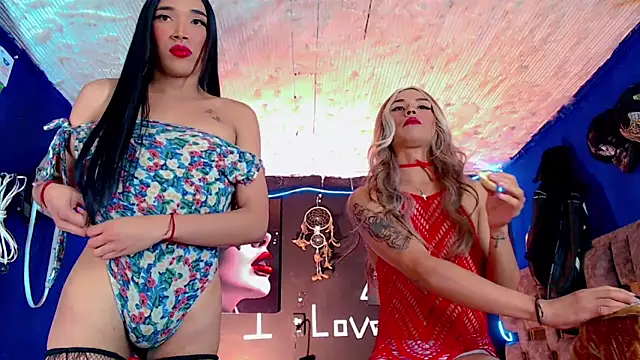 Snapshot of Sexy_Hottxxx chatting on 11-20-25, 06:46 Sexy Hottxxx online show from 11-20-25, 06:46