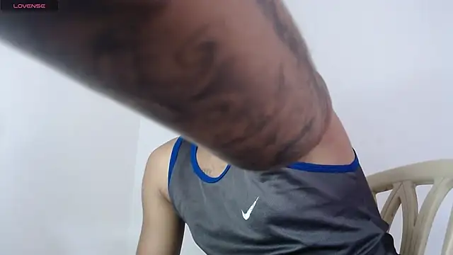 Snapshot of drako_monster chatting on 10-18-25, 06:52 drako monster online show from 10-18-25, 06:52