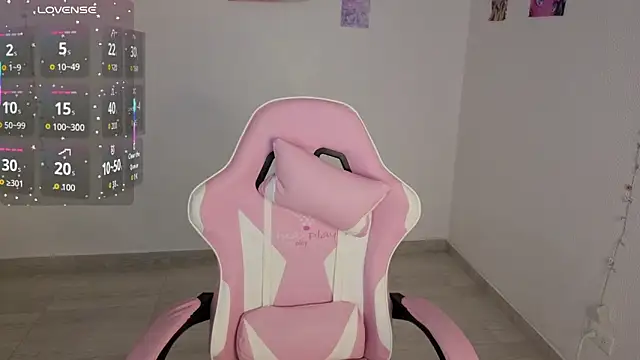 Snapshot of hime_ko chatting on 12-16-25, 11:04 hime ko online show from 12-16-25, 11:04