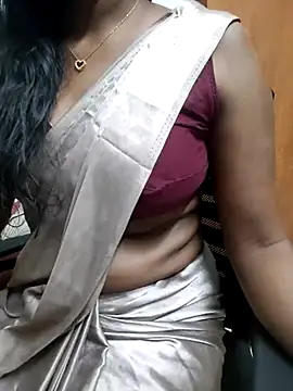 Snapshot of Tamilmallu-duskygirl03 chatting on 06-06-26, 03:28 Tamilmallu-duskygirl03 online show from 06-06-26, 03:28