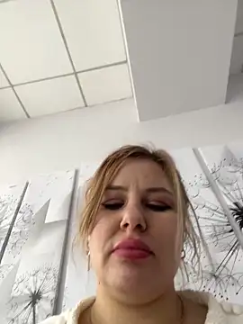 Snapshot of Passion-Blondy chatting on 02-13-26, 12:56 Passion-Blondy online show from 02-13-26, 12:56