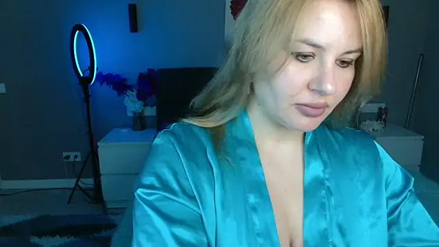 Snapshot of Passion-Blondy chatting on 03-01-26, 08:33 Passion-Blondy online show from 03-01-26, 08:33