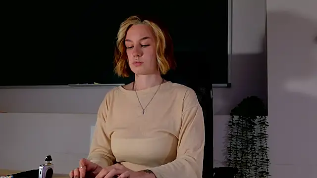 ClaireMathis online show from 06-19-26, 03:05