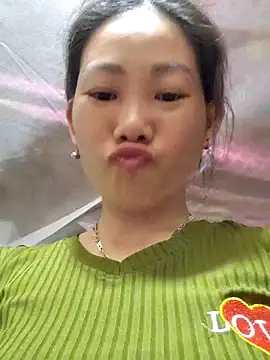 Snapshot of gio-thu chatting on 05-26-26, 12:12 gio-thu online show from 05-26-26, 12:12