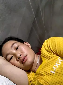 Snapshot of gio-thu chatting on 07-06-26, 08:11 gio-thu online show from 07-06-26, 08:11