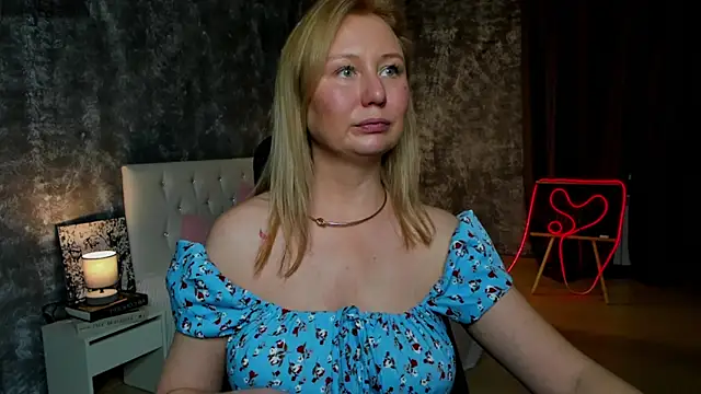 scent  of woman online show from 10-21-25, 01:39