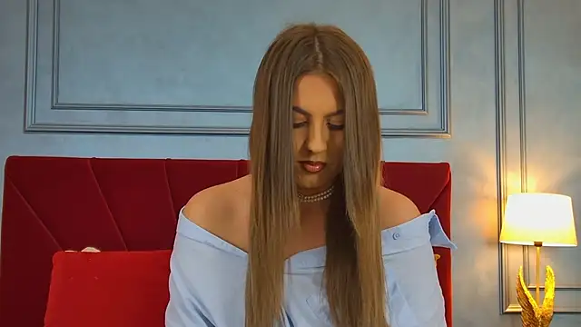 Hazellynn online show from 10-10-25, 05:17
